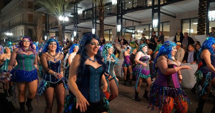 New_Orleans_Mardi_Gras_2017_Nyx_Dancers_by_Place_St_Charles